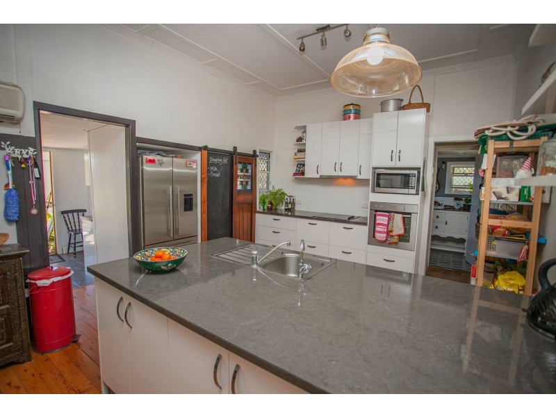 85 Middle Street, Chinchilla QLD 4413