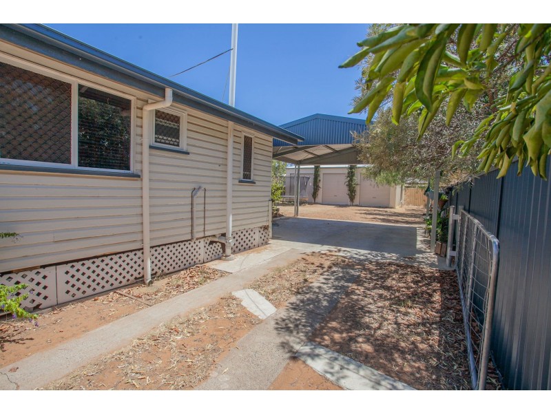 85 Middle Street, Chinchilla QLD 4413