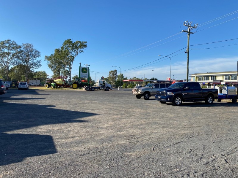 1 & 2/37 Warrego Highway, Chinchilla QLD 4413