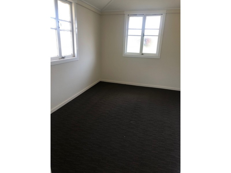 2/14 Claydon, Chinchilla QLD 4413