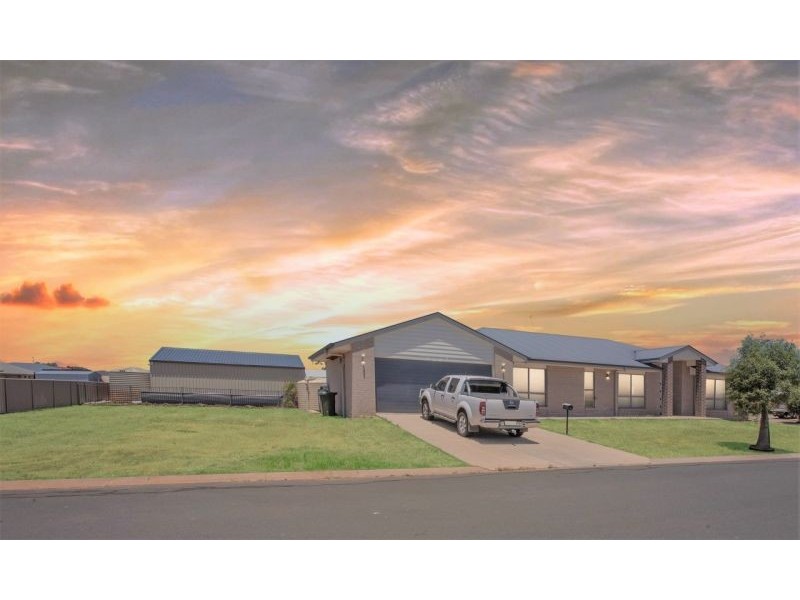 2 Irwin Street, Chinchilla QLD 4413