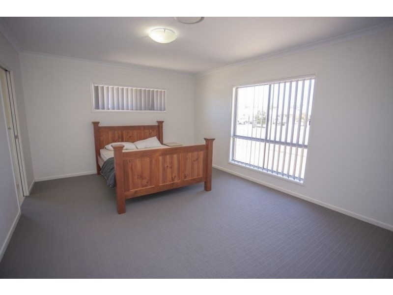 2 Irwin Street, Chinchilla QLD 4413