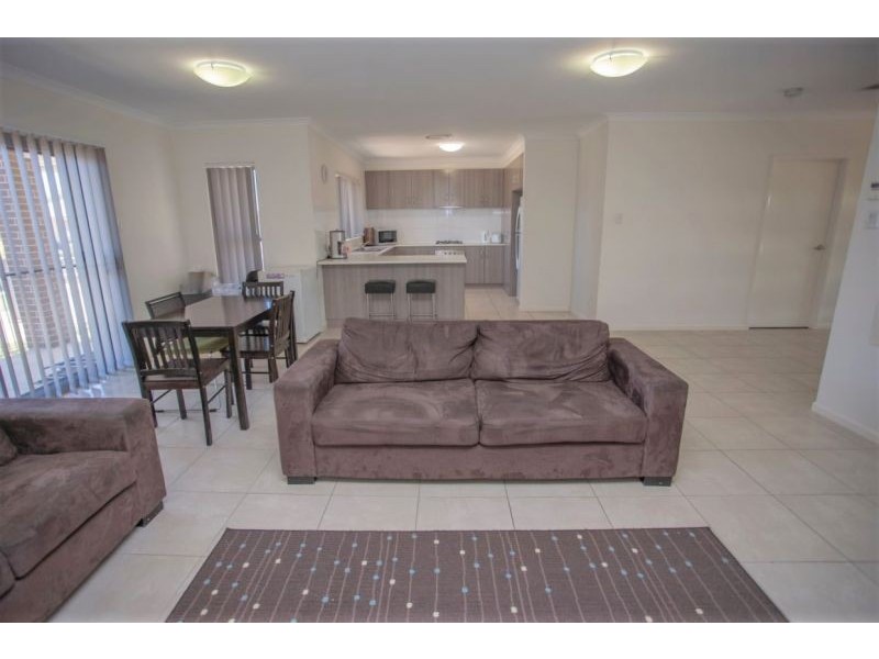 2 Irwin Street, Chinchilla QLD 4413