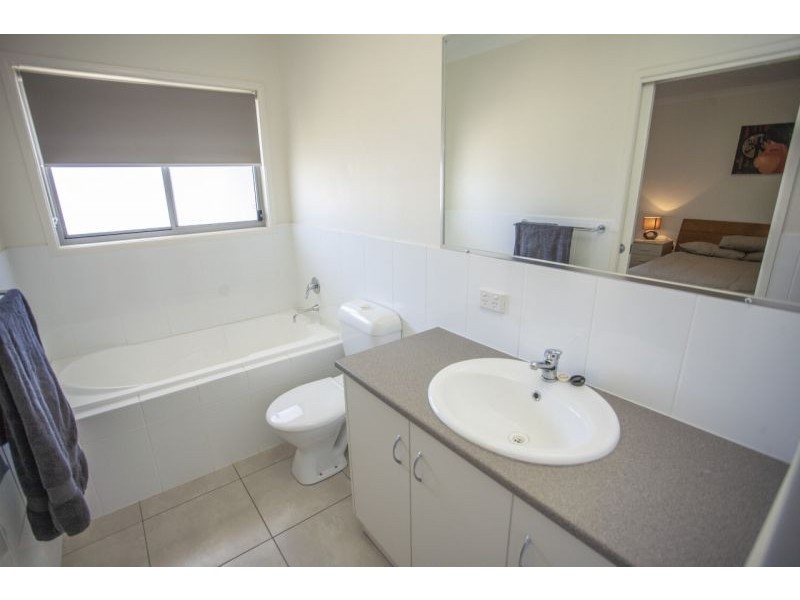 2 Irwin Street, Chinchilla QLD 4413