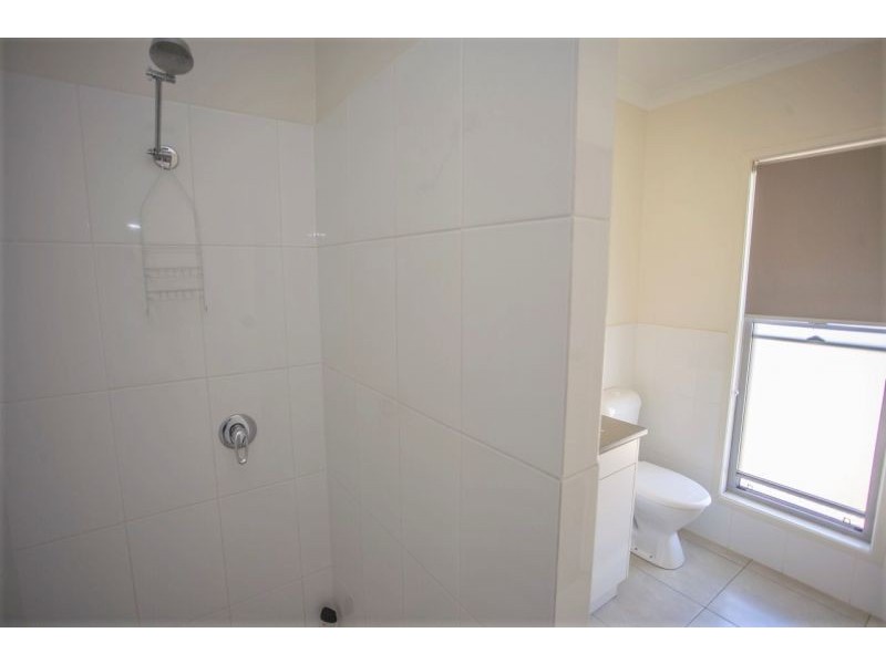 2 Irwin Street, Chinchilla QLD 4413