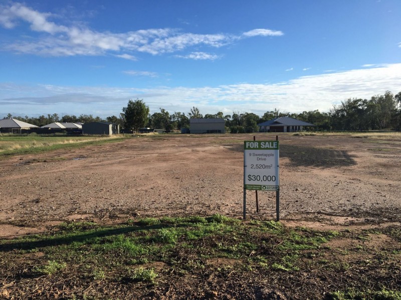 9 Sweetapple, Miles QLD 4415