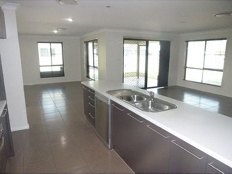 50 Sommerfeld Cres, Chinchilla QLD 4413