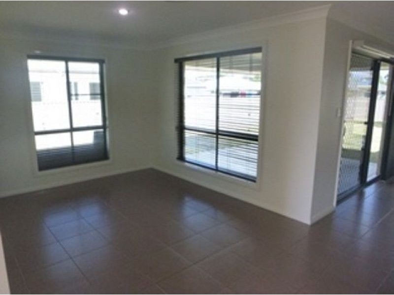 50 Sommerfeld Cres, Chinchilla QLD 4413