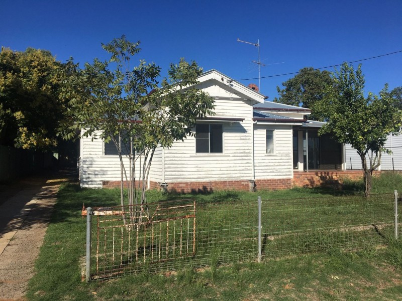 44 Bell St, Chinchilla QLD 4413