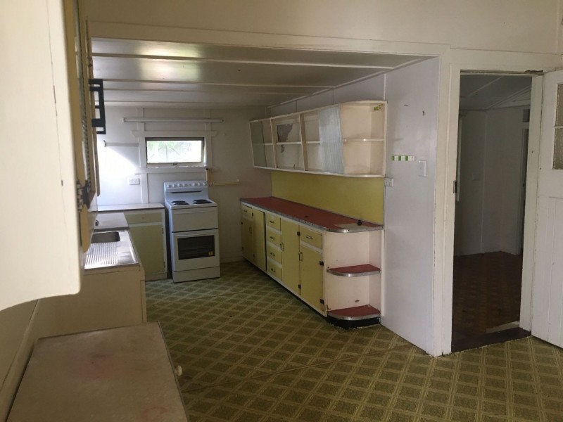 44 Bell St, Chinchilla QLD 4413