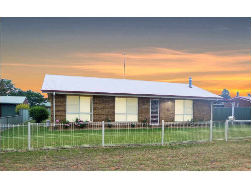 10 McIntyre Street, Chinchilla QLD 4413