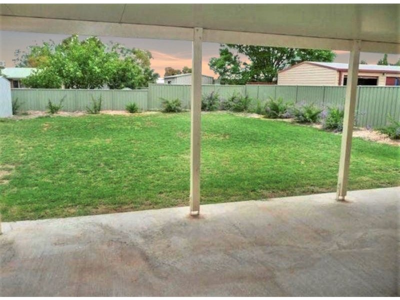 10 McIntyre Street, Chinchilla QLD 4413