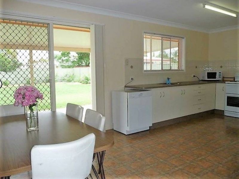 10 McIntyre Street, Chinchilla QLD 4413