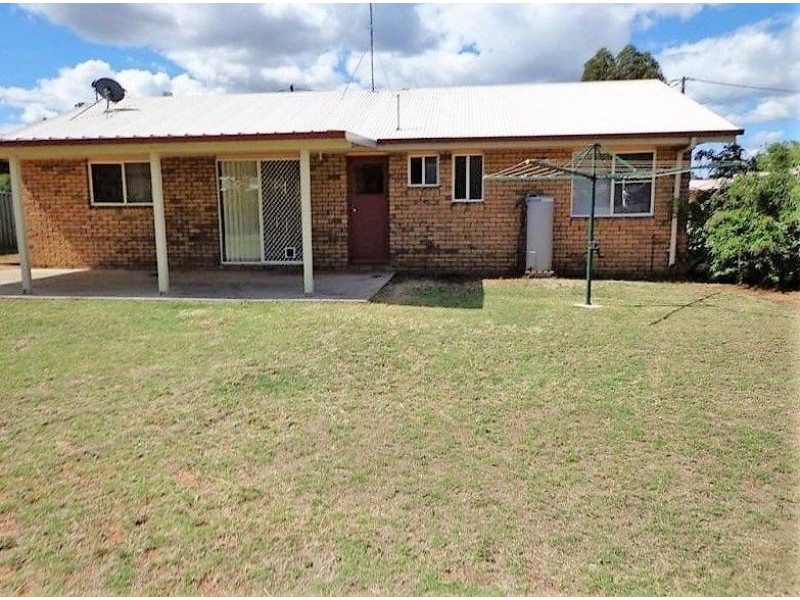 10 McIntyre Street, Chinchilla QLD 4413