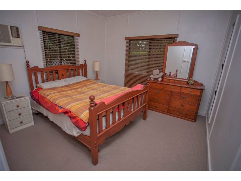 5 Tara Road (corner of Rennick Street), Chinchilla QLD 4413