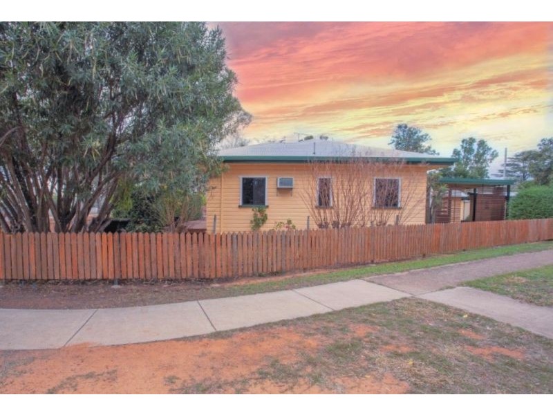 5 Tara Road (corner of Rennick Street), Chinchilla QLD 4413