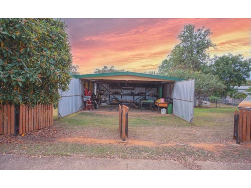 5 Tara Road (corner of Rennick Street), Chinchilla QLD 4413