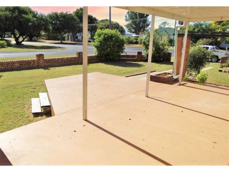 22 Windmill Road, Chinchilla QLD 4413