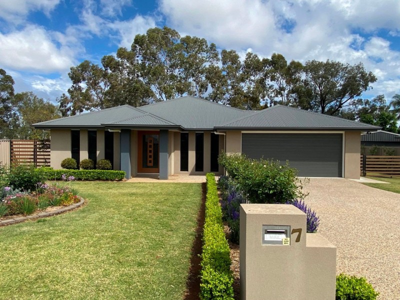 7 Lewis Street, Chinchilla QLD 4413