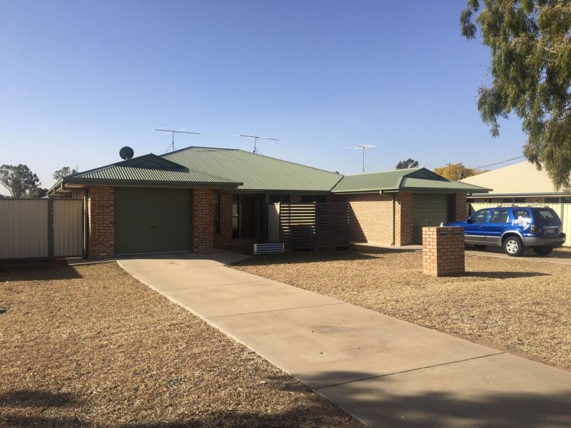 1 & 2/109 Zeller St, Chinchilla QLD 4413