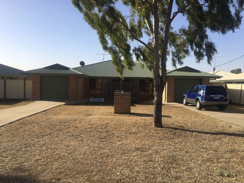 1 & 2/109 Zeller St, Chinchilla QLD 4413