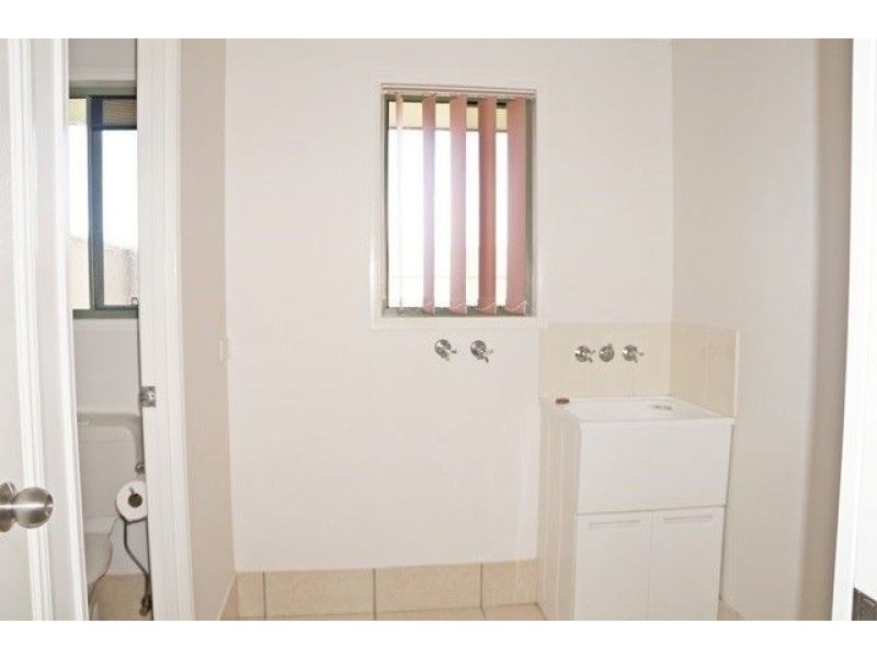 1 & 2/109 Zeller St, Chinchilla QLD 4413