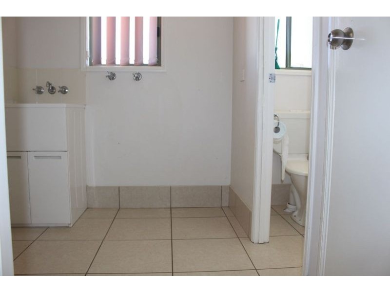 1 & 2/109 Zeller St, Chinchilla QLD 4413