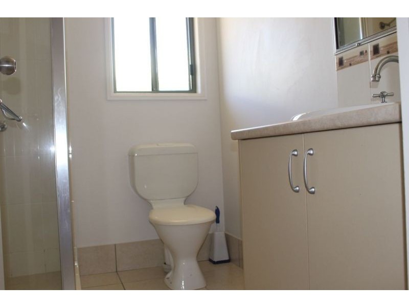 1 & 2/109 Zeller St, Chinchilla QLD 4413