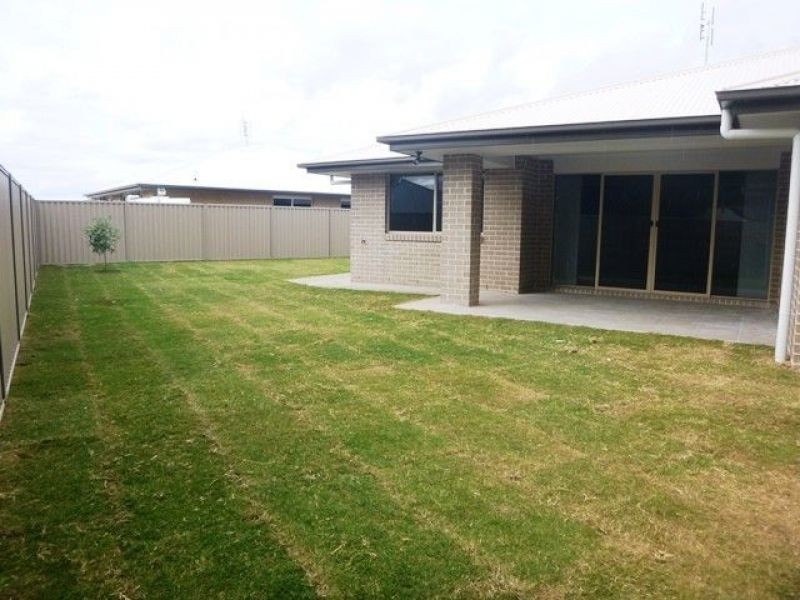 1 & 2/32 Skewis St, Chinchilla QLD 4413