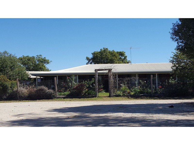 269 Red Hill Road, Chinchilla QLD 4413