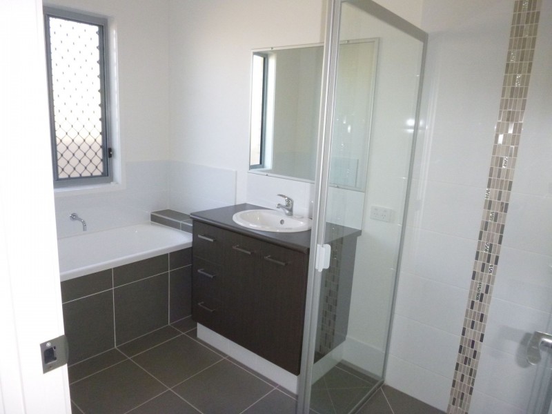 32 Bridgeman Parade, Chinchilla QLD 4413