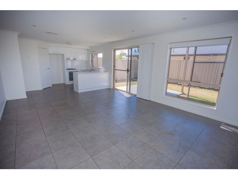 1, 2 & 3/21 Dudley St, Chinchilla QLD 4413