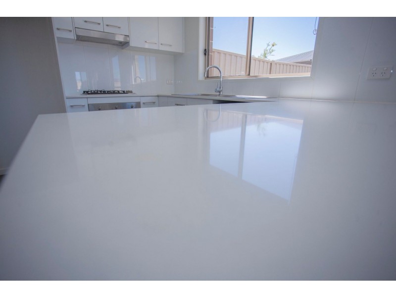 1, 2 & 3/21 Dudley St, Chinchilla QLD 4413