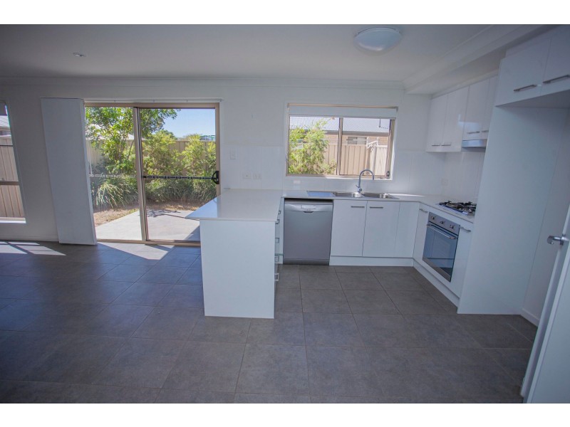 1, 2 & 3/21 Dudley St, Chinchilla QLD 4413