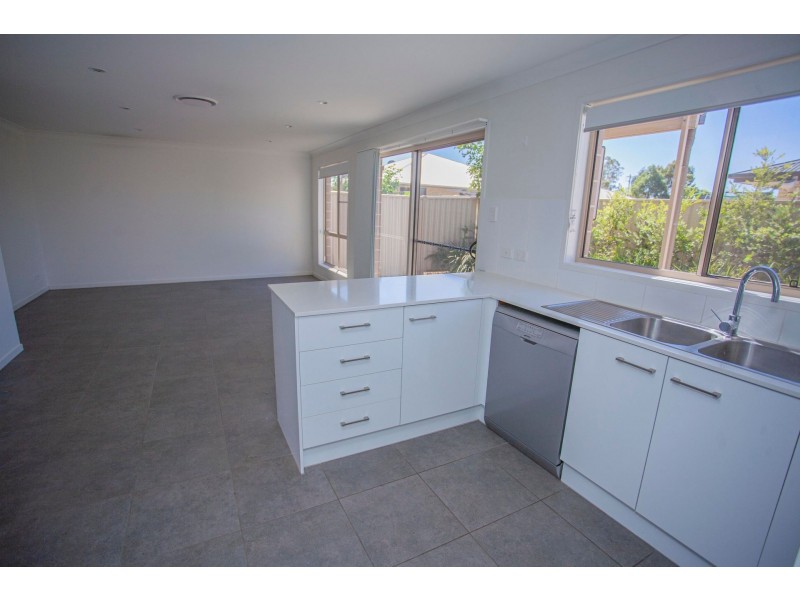 1, 2 & 3/21 Dudley St, Chinchilla QLD 4413