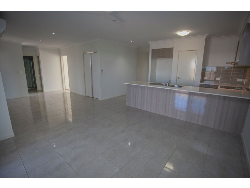 1, 2, 3 & 4/13 Dudley St, Chinchilla QLD 4413