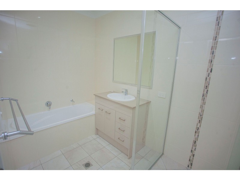 1, 2, 3 & 4/15 Dudley St, Chinchilla QLD 4413