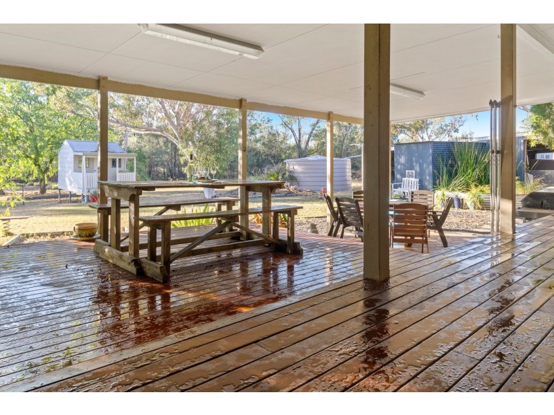 42140 Leichhardt Highway, Condamine QLD 4416