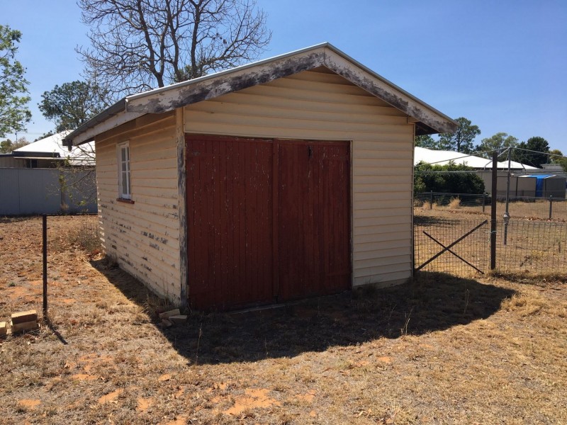 27 Windmill Road, Chinchilla QLD 4413