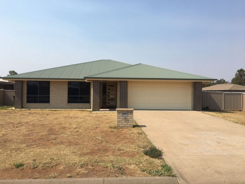 28 Sommerfeld Crescent, Chinchilla QLD 4413