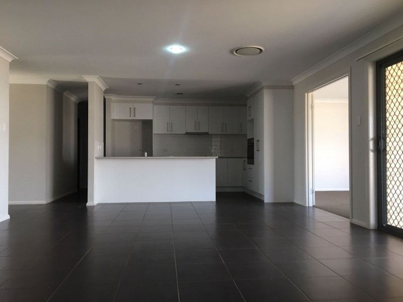 28 Sommerfeld Crescent, Chinchilla QLD 4413