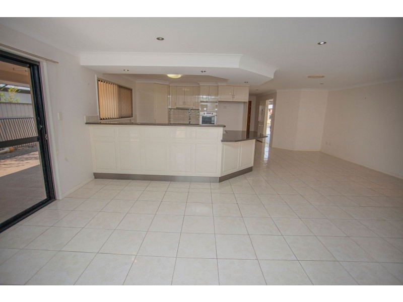 24 Keating St, Chinchilla QLD 4413