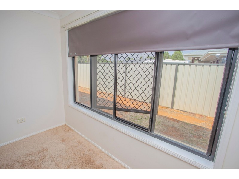 24 Keating St, Chinchilla QLD 4413