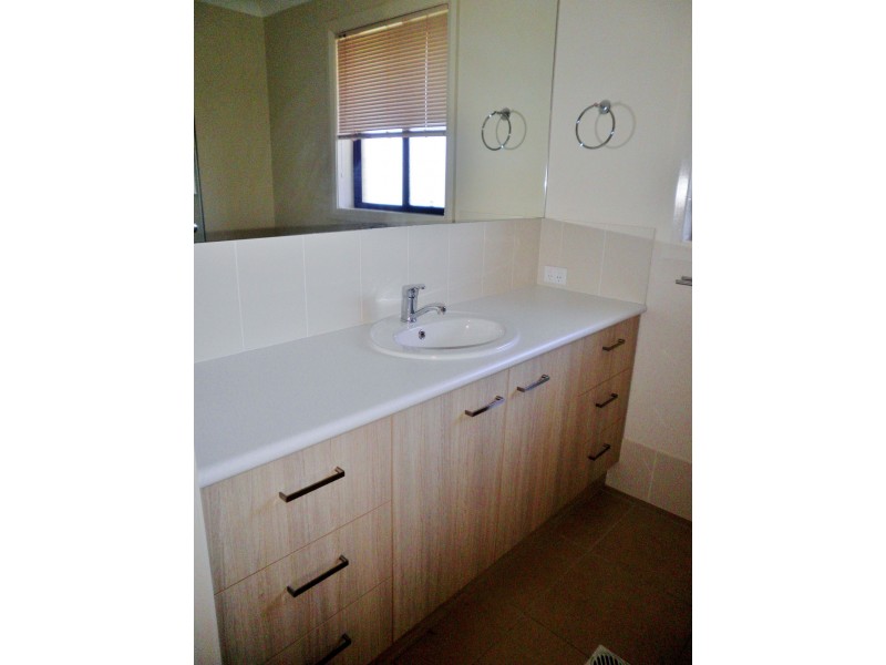 13 Cameron St, Chinchilla QLD 4413