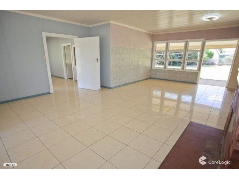 43 Windmill Road, Chinchilla QLD 4413