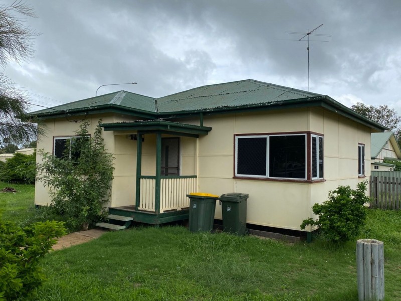 17 Wambo St, Chinchilla QLD 4413