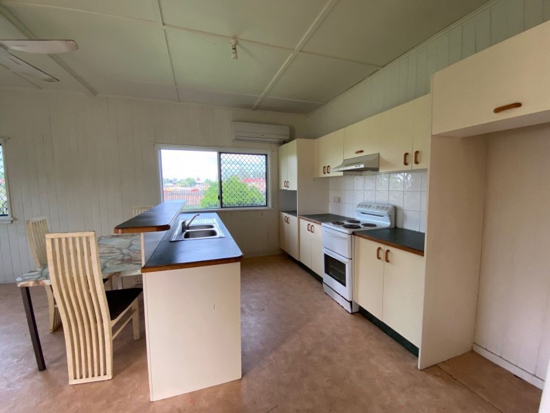 17 Wambo St, Chinchilla QLD 4413