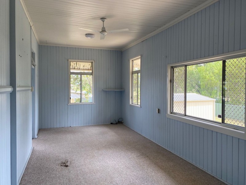 28 Sherriff St, Chinchilla QLD 4413