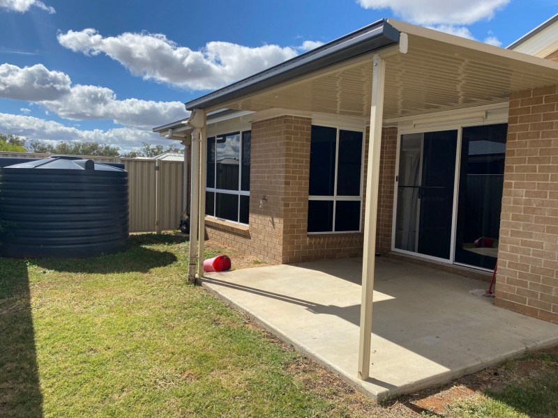 1 & 2/12 Lewis St, Chinchilla QLD 4413