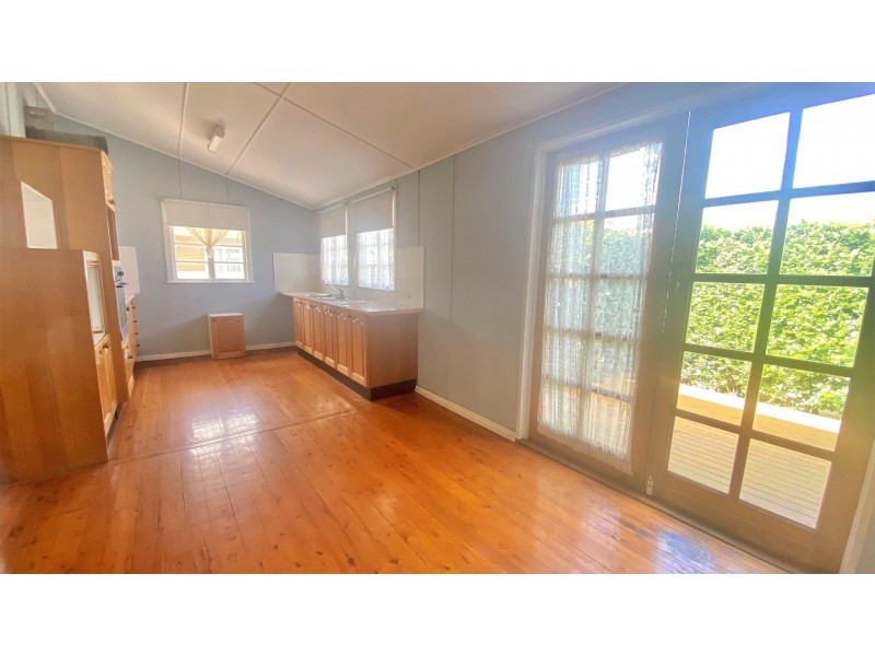 6 Heeney Street, Chinchilla QLD 4413